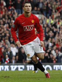 Cristiano Ronaldo celebra un gol con el Manchester United.